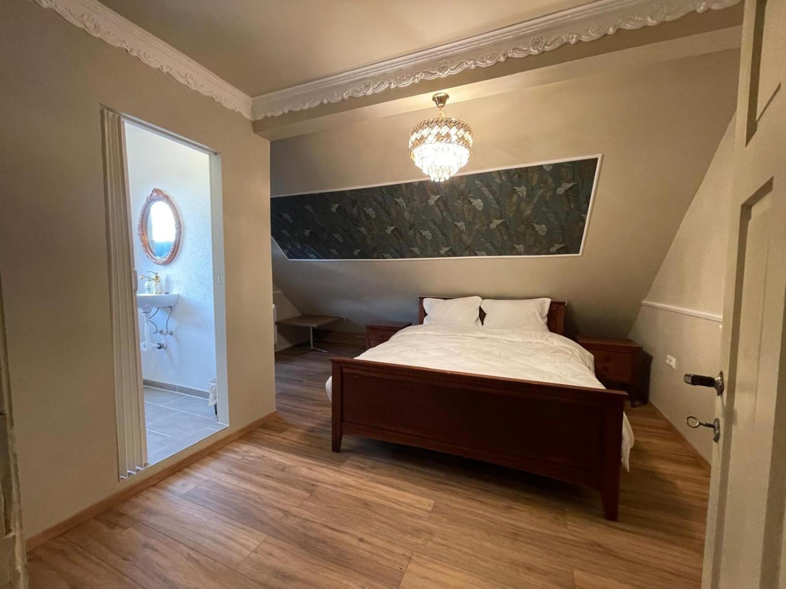 Boutique Hotel Am Bahndamm Нойгаус-ам-Реннвеґ Екстер'єр фото