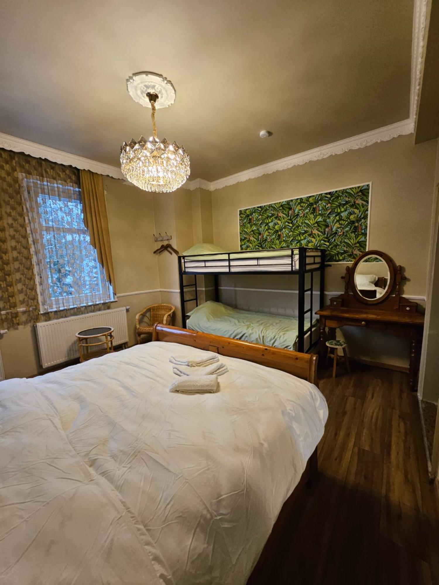 Boutique Hotel Am Bahndamm Нойгаус-ам-Реннвеґ Екстер'єр фото